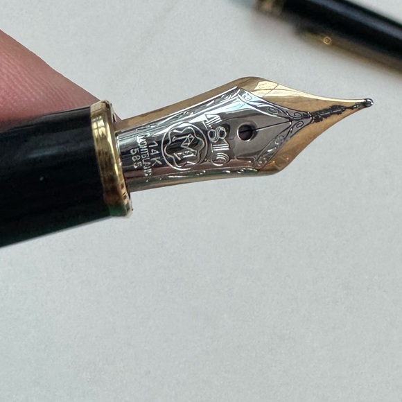 Authentic Mont Blanc fountain pen, includes all packaging, purchased in ‘97! - Picture 10 of 12